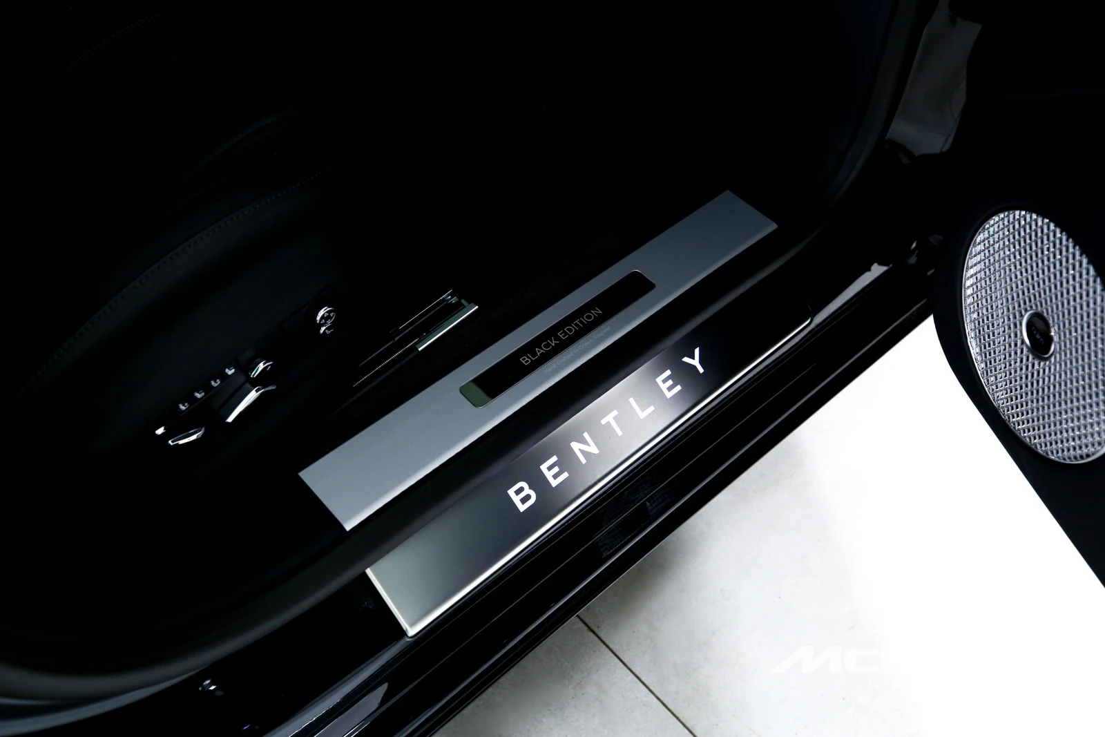 2025 Bentley Flying Spur Black Edition, 21/29