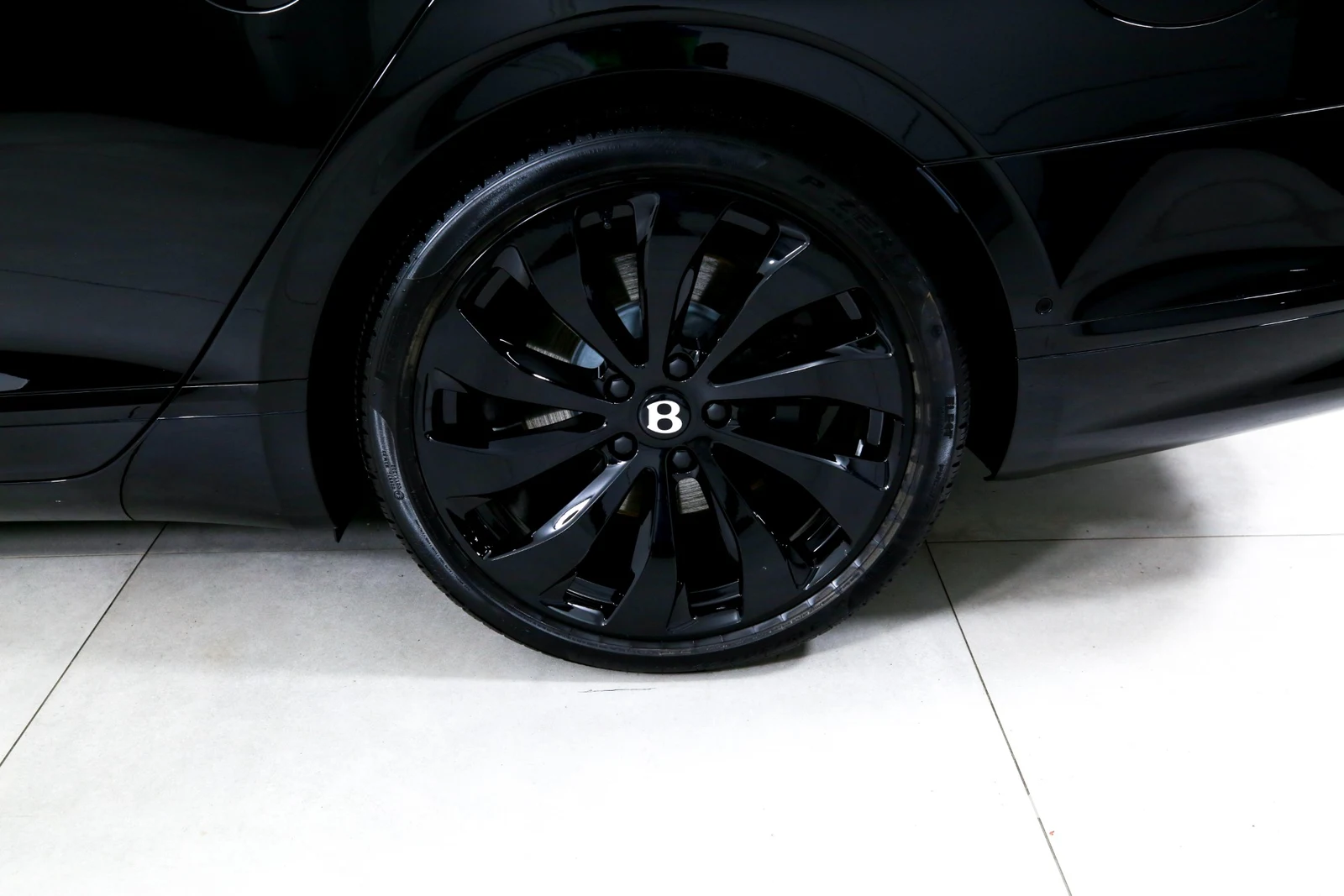 2025 Bentley Flying Spur Black Edition, 25/29