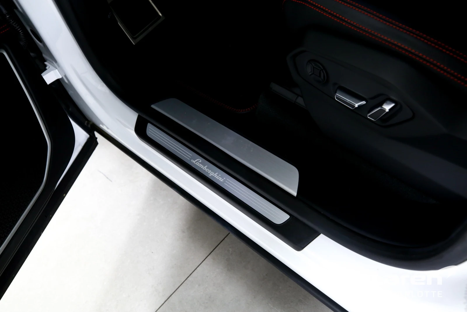 2023 Lamborghini Urus S Pearl Capsule, 11/29