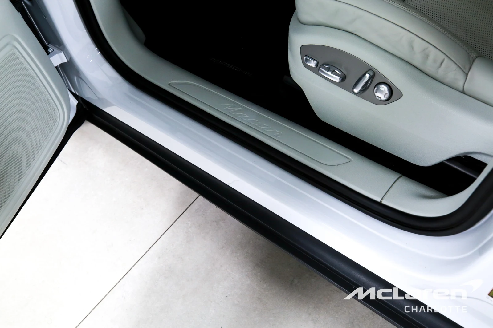 2024 Porsche Macan, 12/29