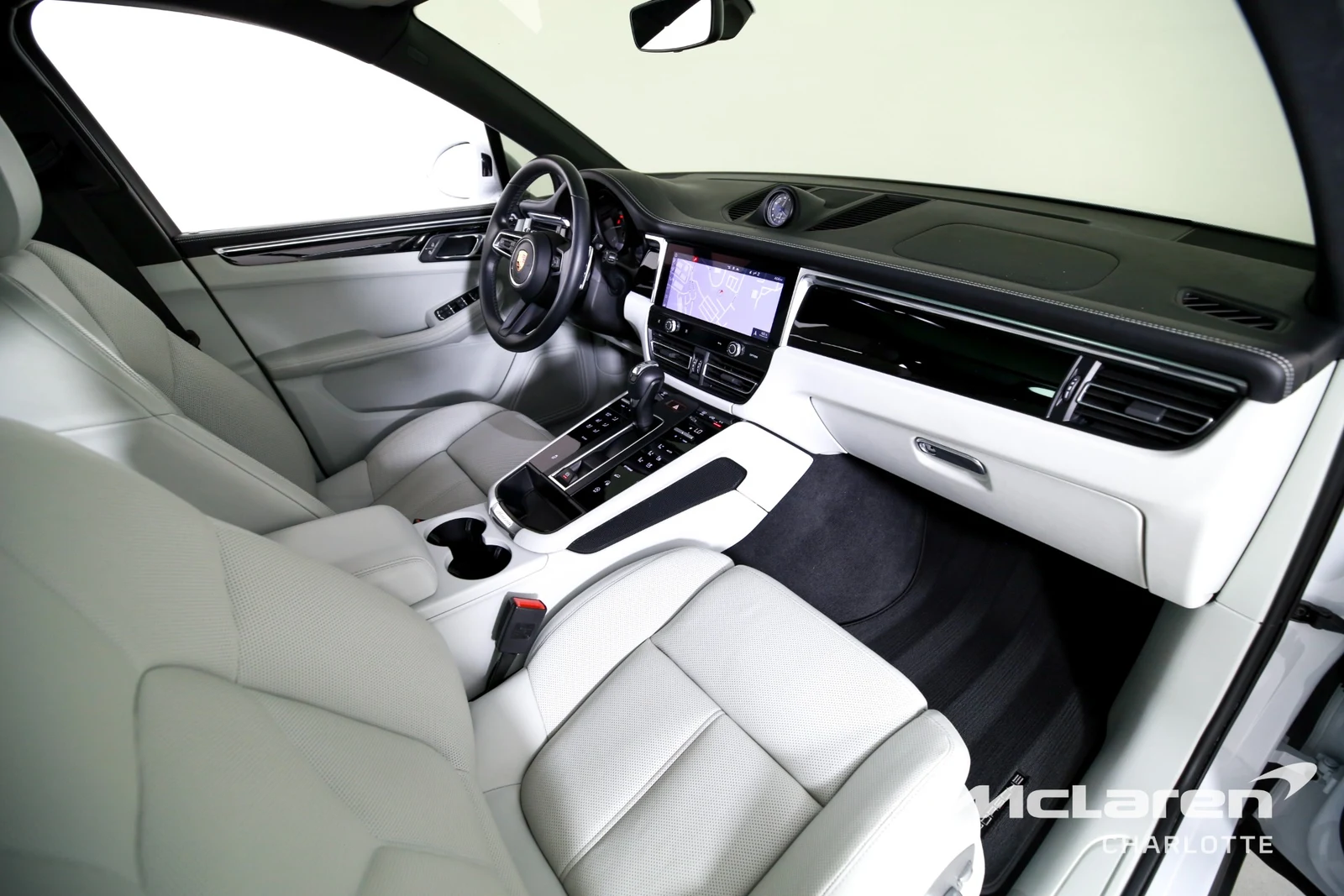2024 Porsche Macan, 20/29