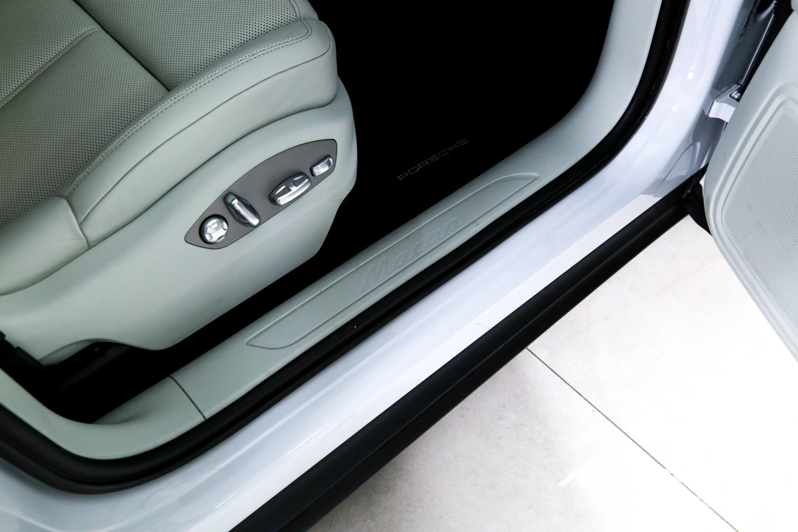 2024 Porsche Macan, 22/29