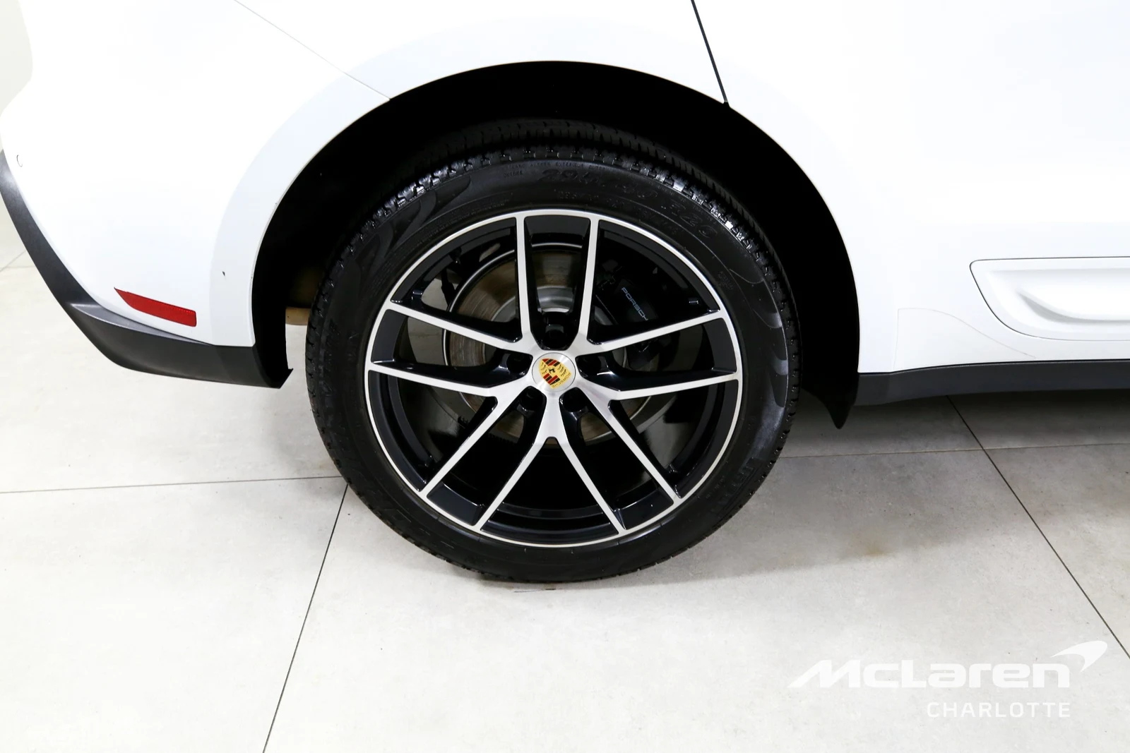 2024 Porsche Macan, 23/29