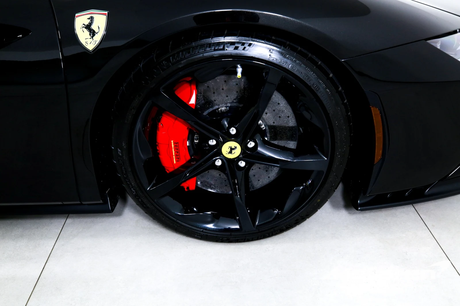 2024 Ferrari SF90 Spider, 26/29