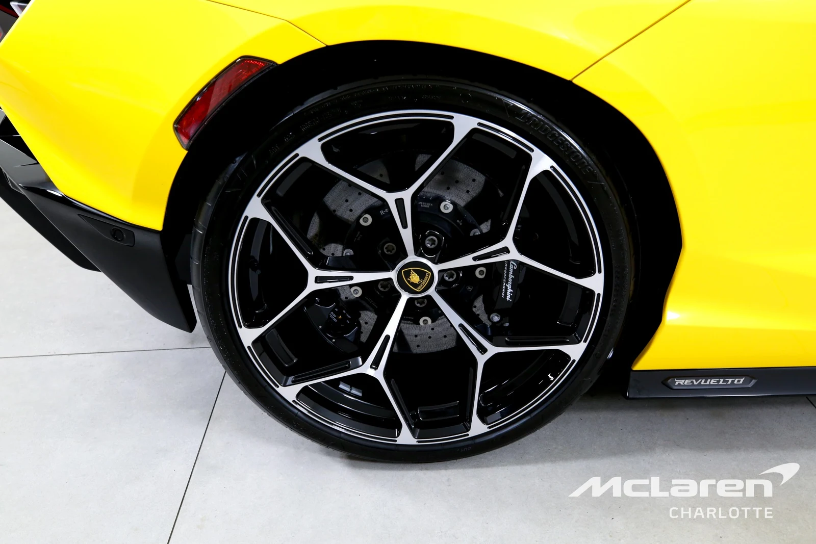 2025 Lamborghini Revuelto, 25/30