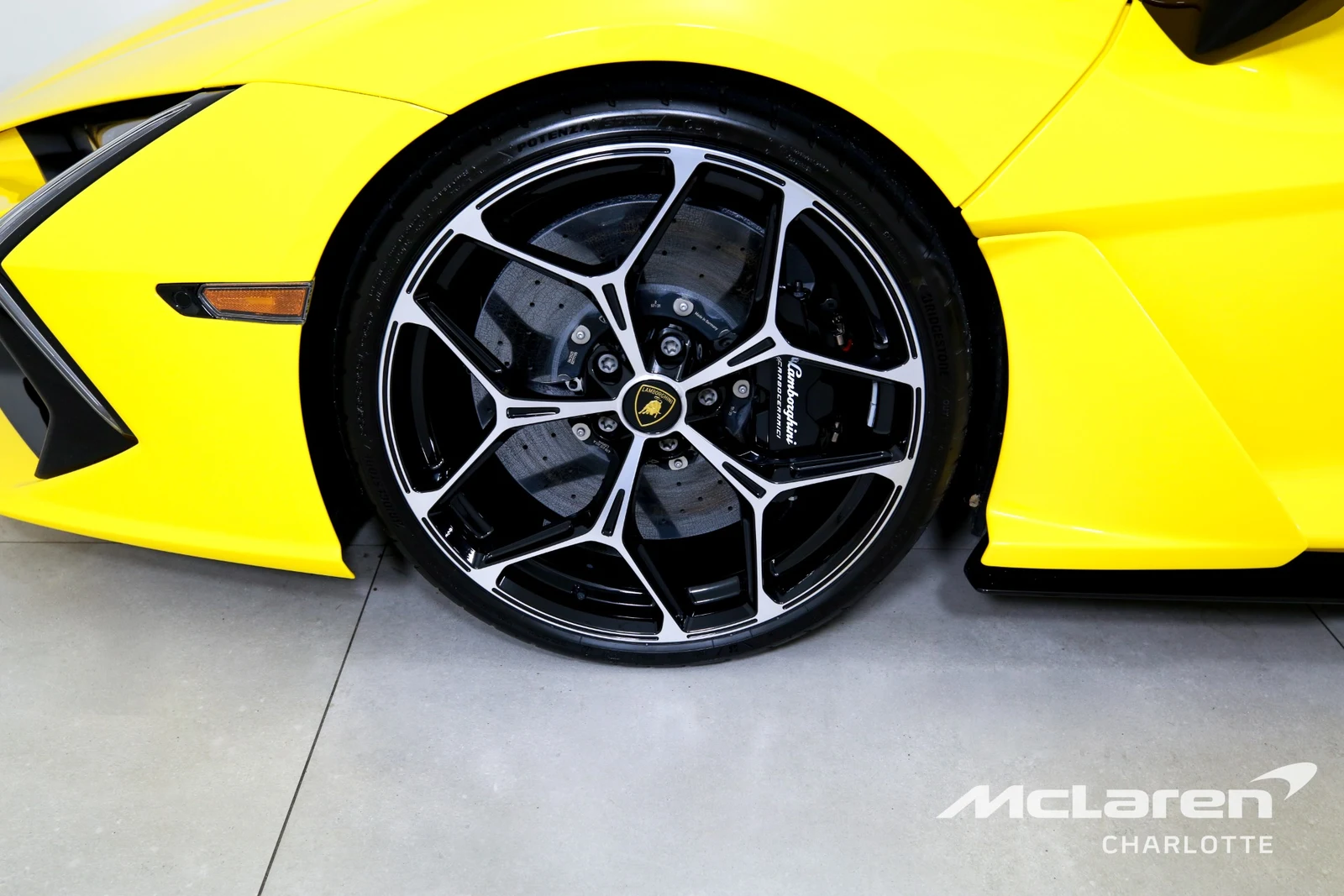 2025 Lamborghini Revuelto, 26/30
