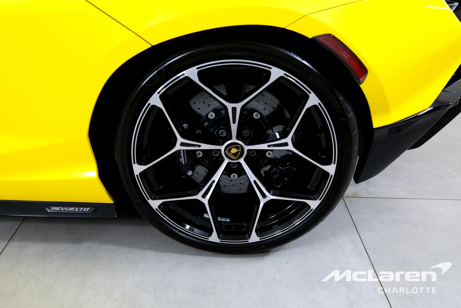 2025 Lamborghini Revuelto, 27/30