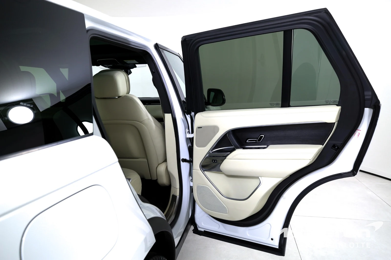2023 Land Rover Range Rover P530 SE, 17/29