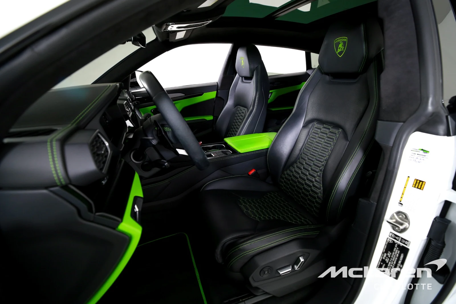 2022 Lamborghini Urus, 7/29