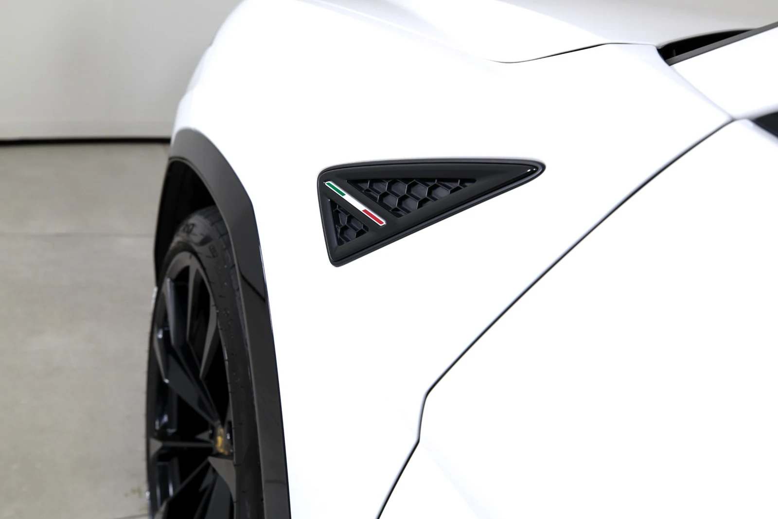 2022 Lamborghini Urus, 28/29