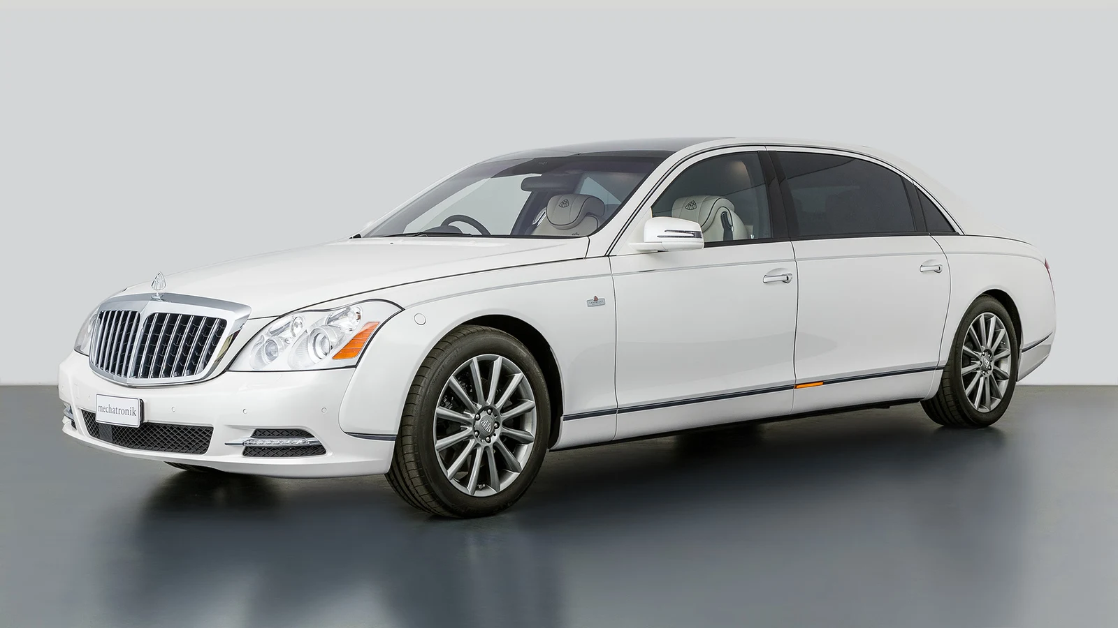 Maybach 62 S Landaulet, 3/10