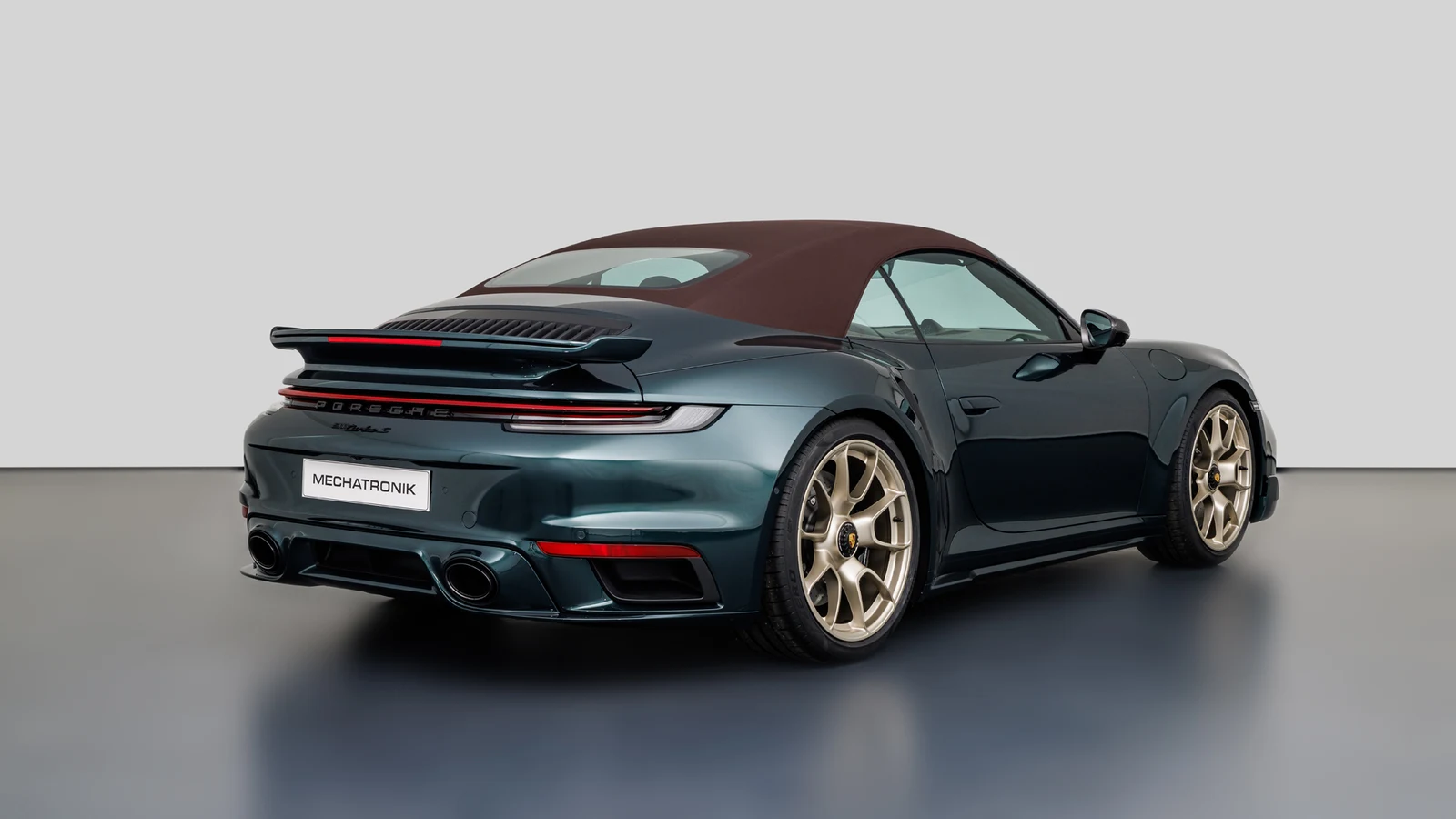 Porsche 911 Turbo S Cabriolet (992), 4/10
