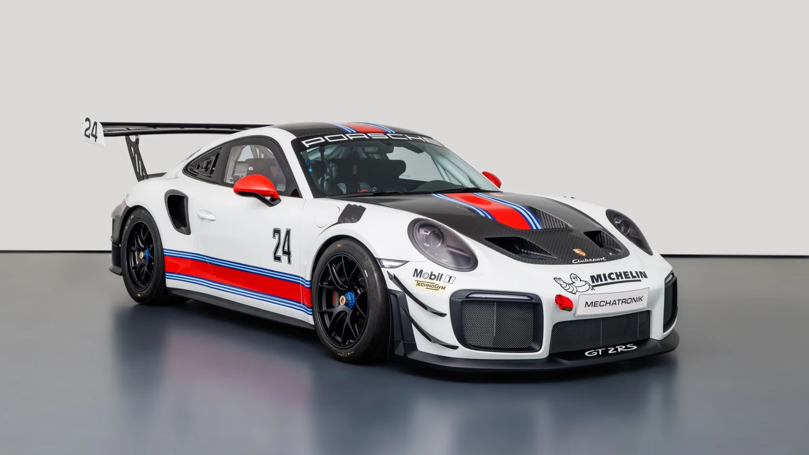 White Porsche 911 GT2 RS Clubsport (991), full front three-quarter view
