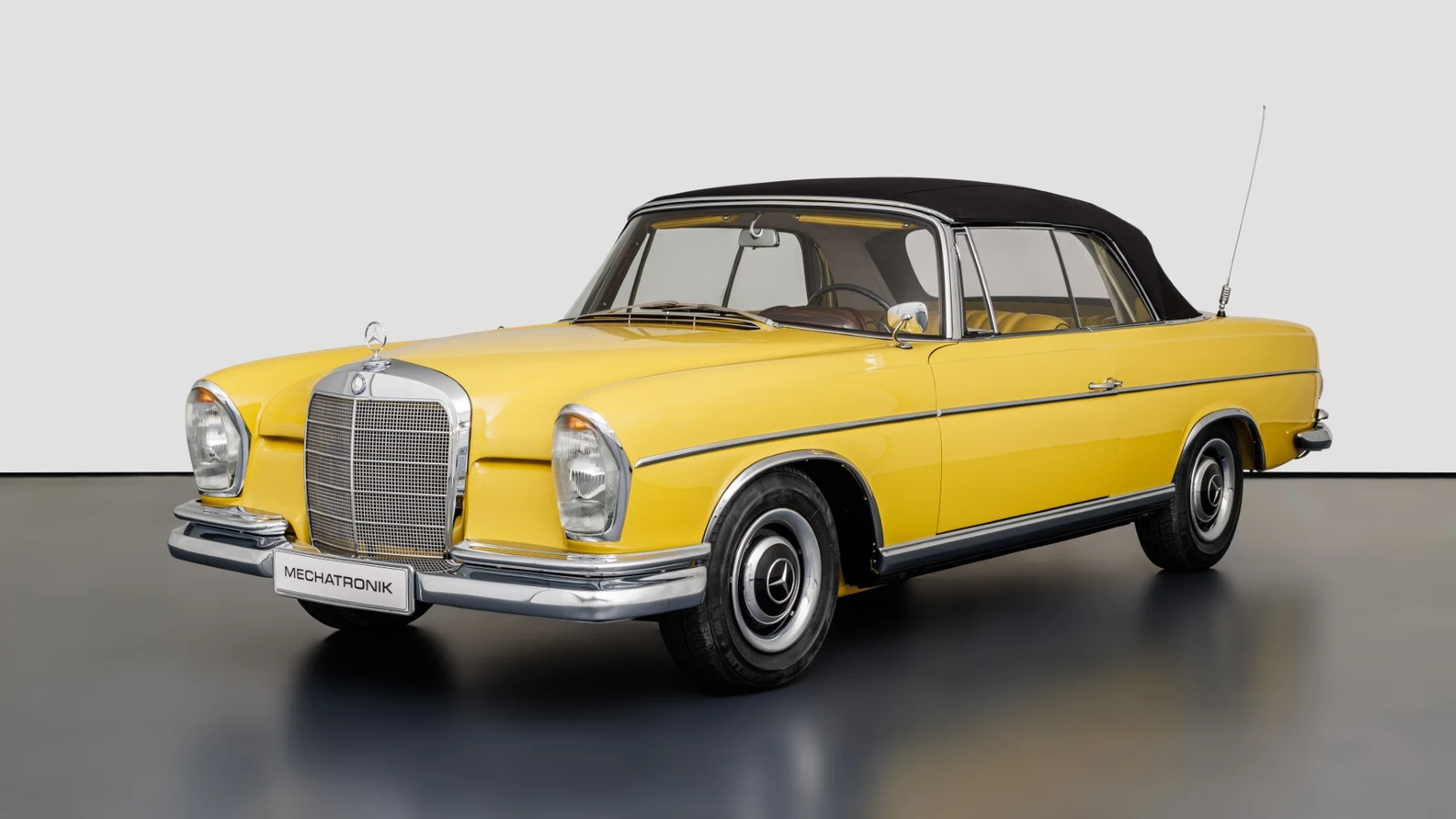 Mercedes-Benz 300 SE Cabriolet (W112), 3/10