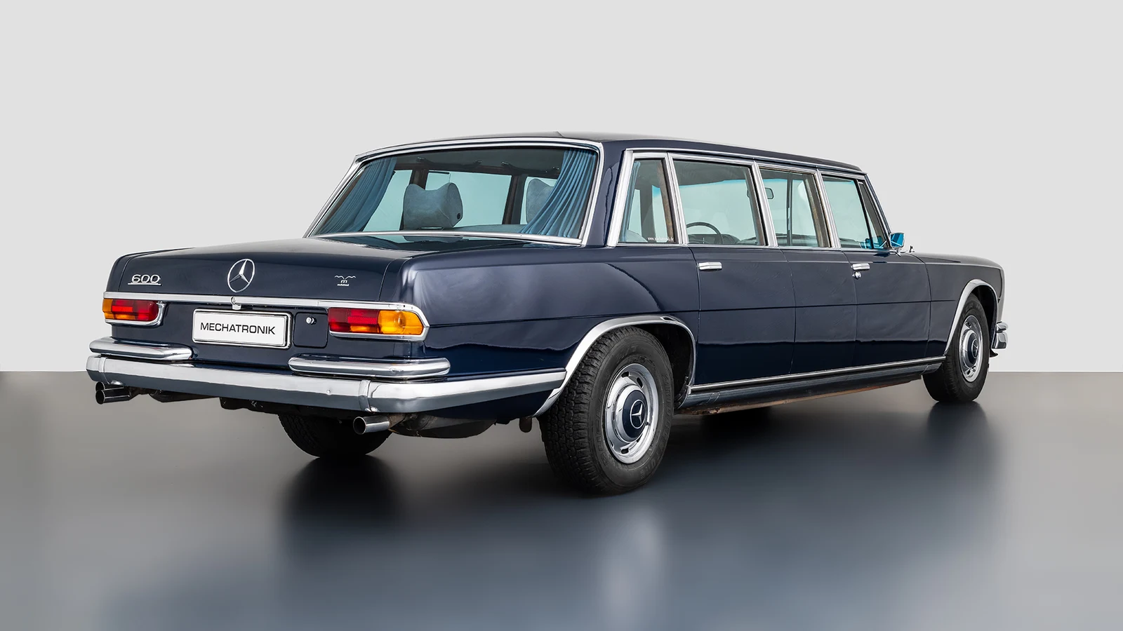 Mercedes-Benz 600 Pullman (W100), 2/10