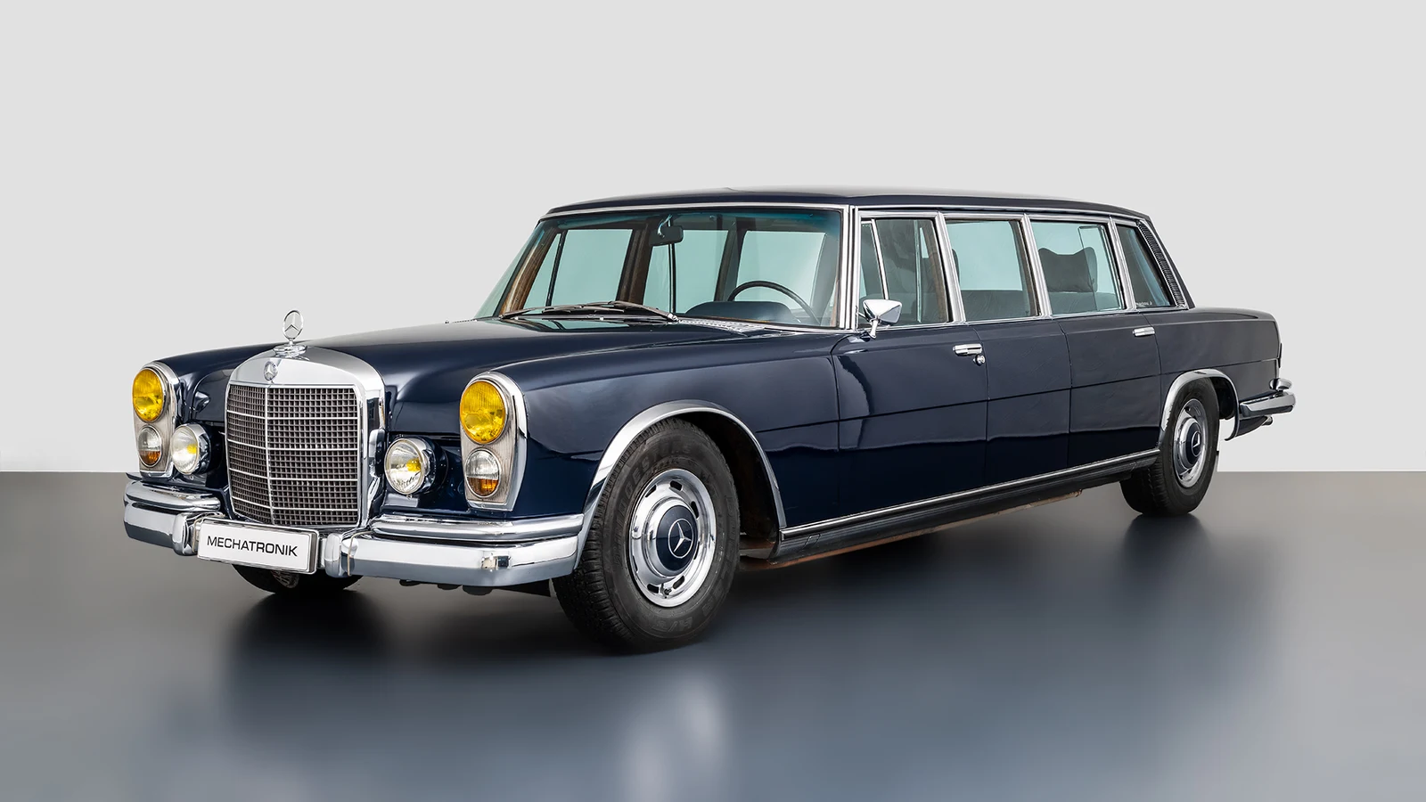 Mercedes-Benz 600 Pullman (W100), 3/10