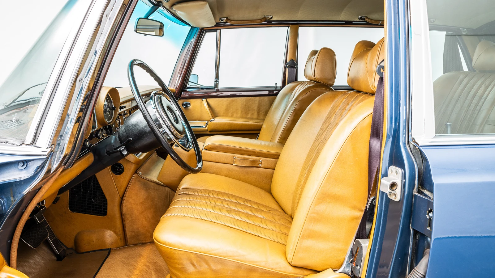 Mercedes-Benz 600 (W100), 8/10