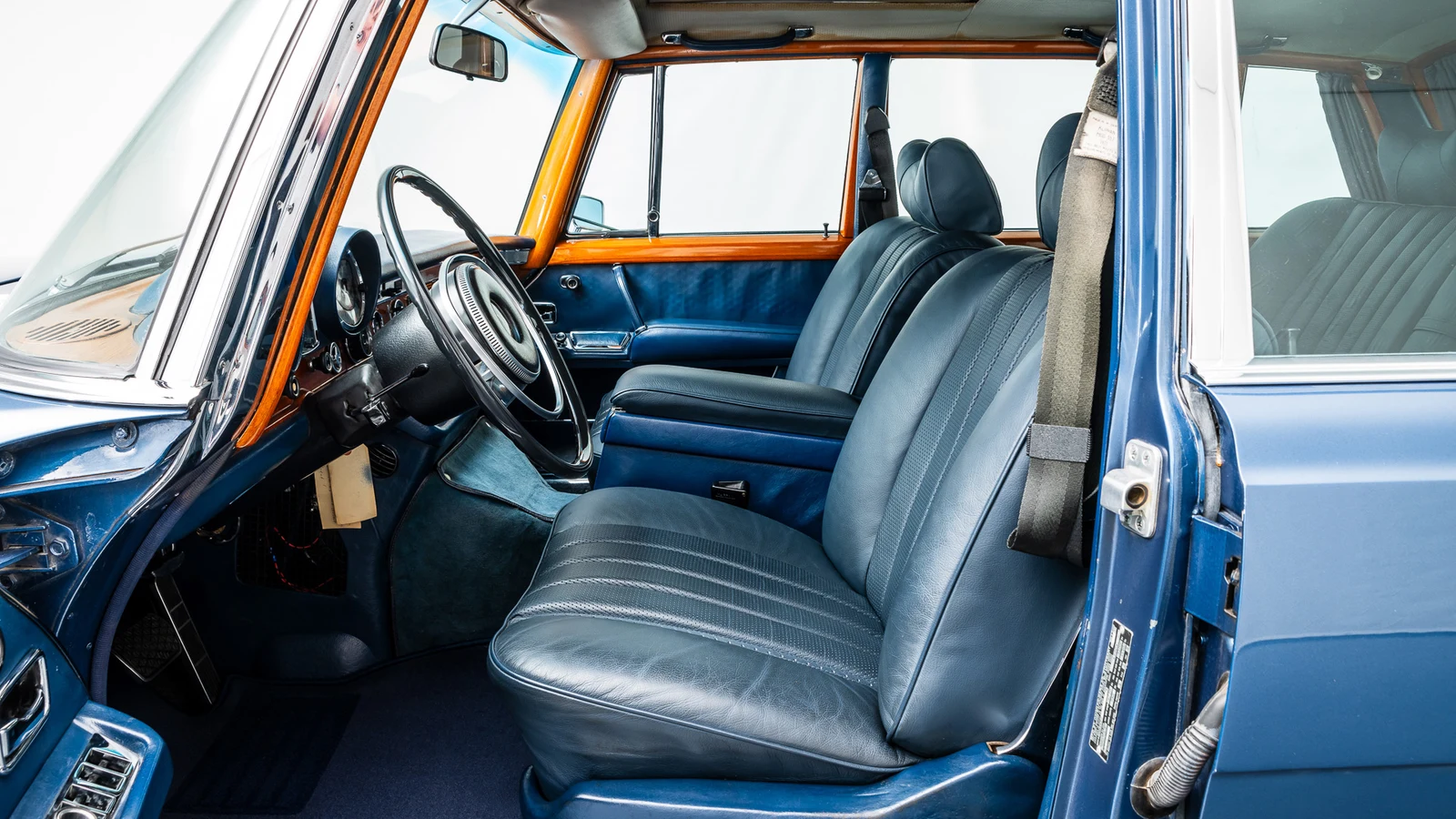 Mercedes-Benz 600 (W100), 8/10