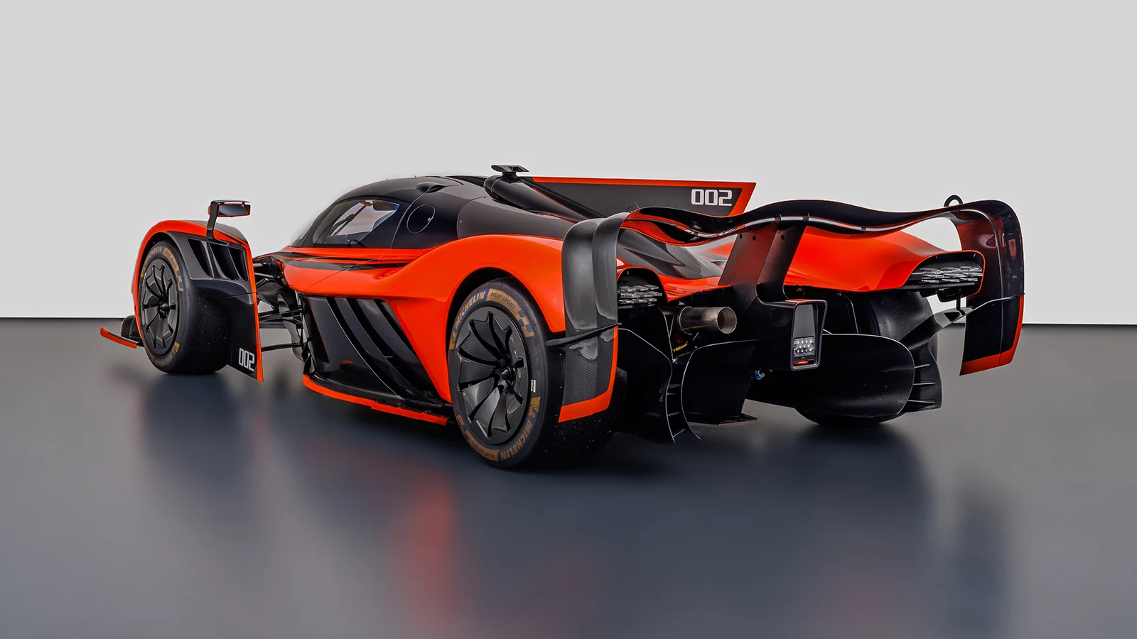 Aston Martin Valkyrie AMR Pro, 2/10