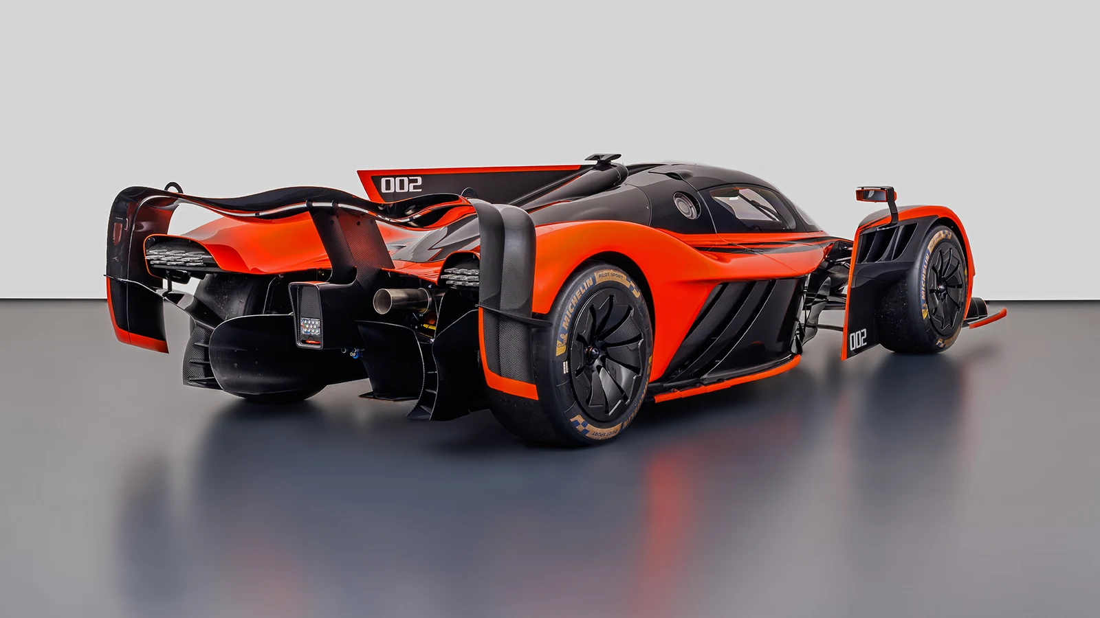 Aston Martin Valkyrie AMR Pro, 4/10