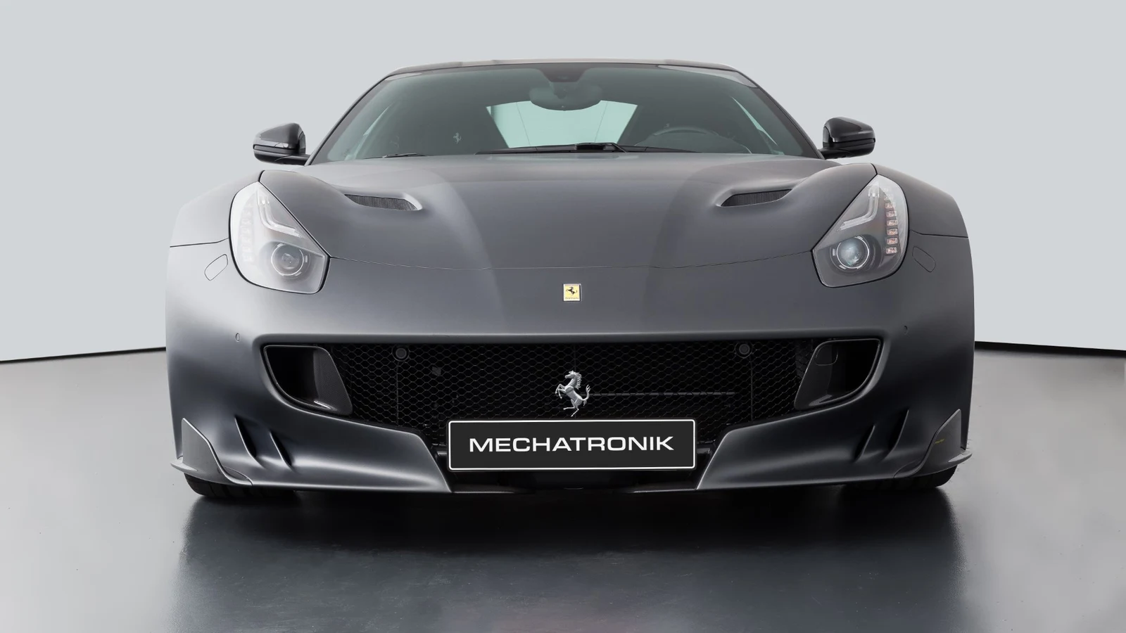 Ferrari F12tdf, 5/10