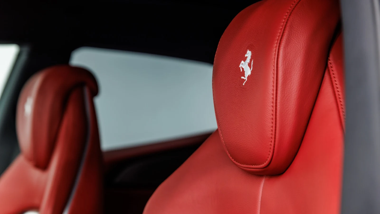Ferrari Purosangue, 8/10