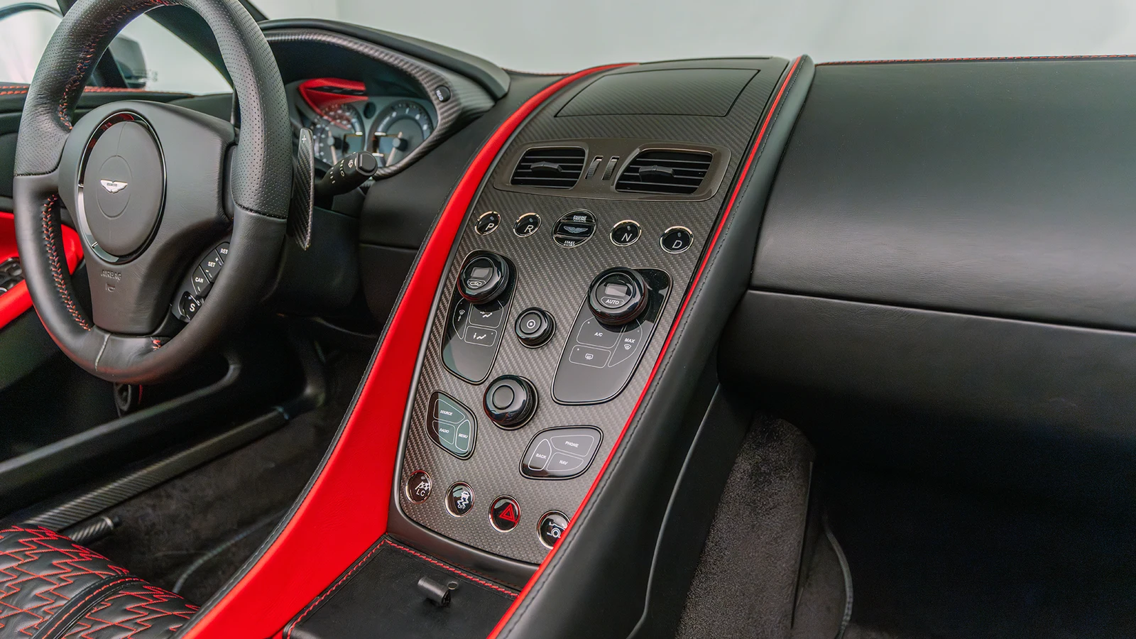 Aston Martin Vanquish Zagato Speedster, 9/10