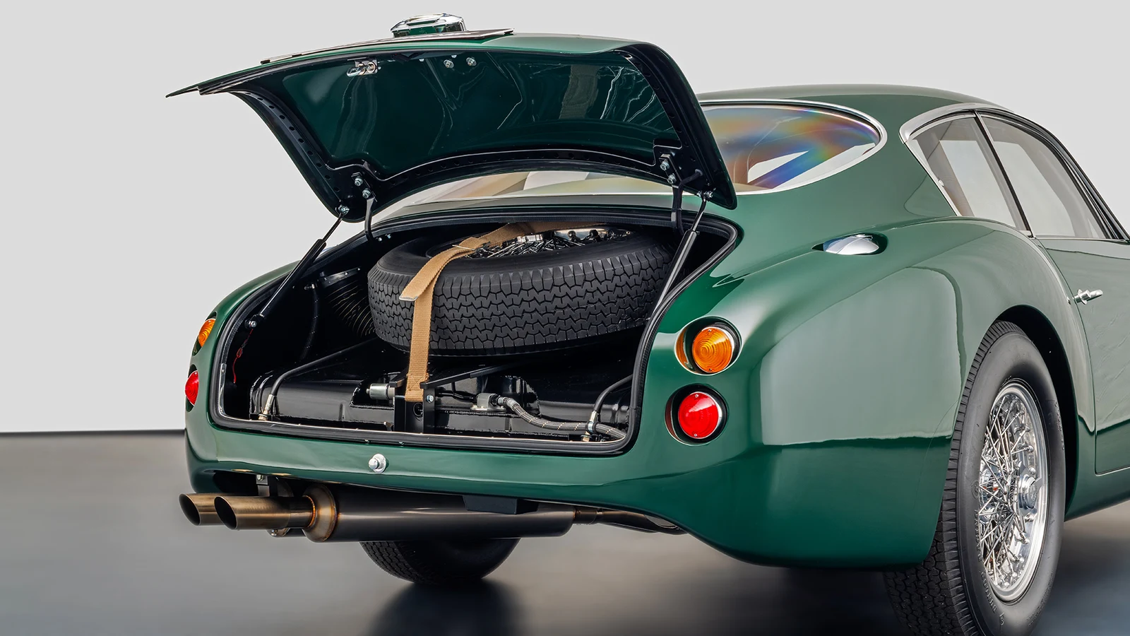 Aston Martin DB4 GT Zagato Continuation, 7/10