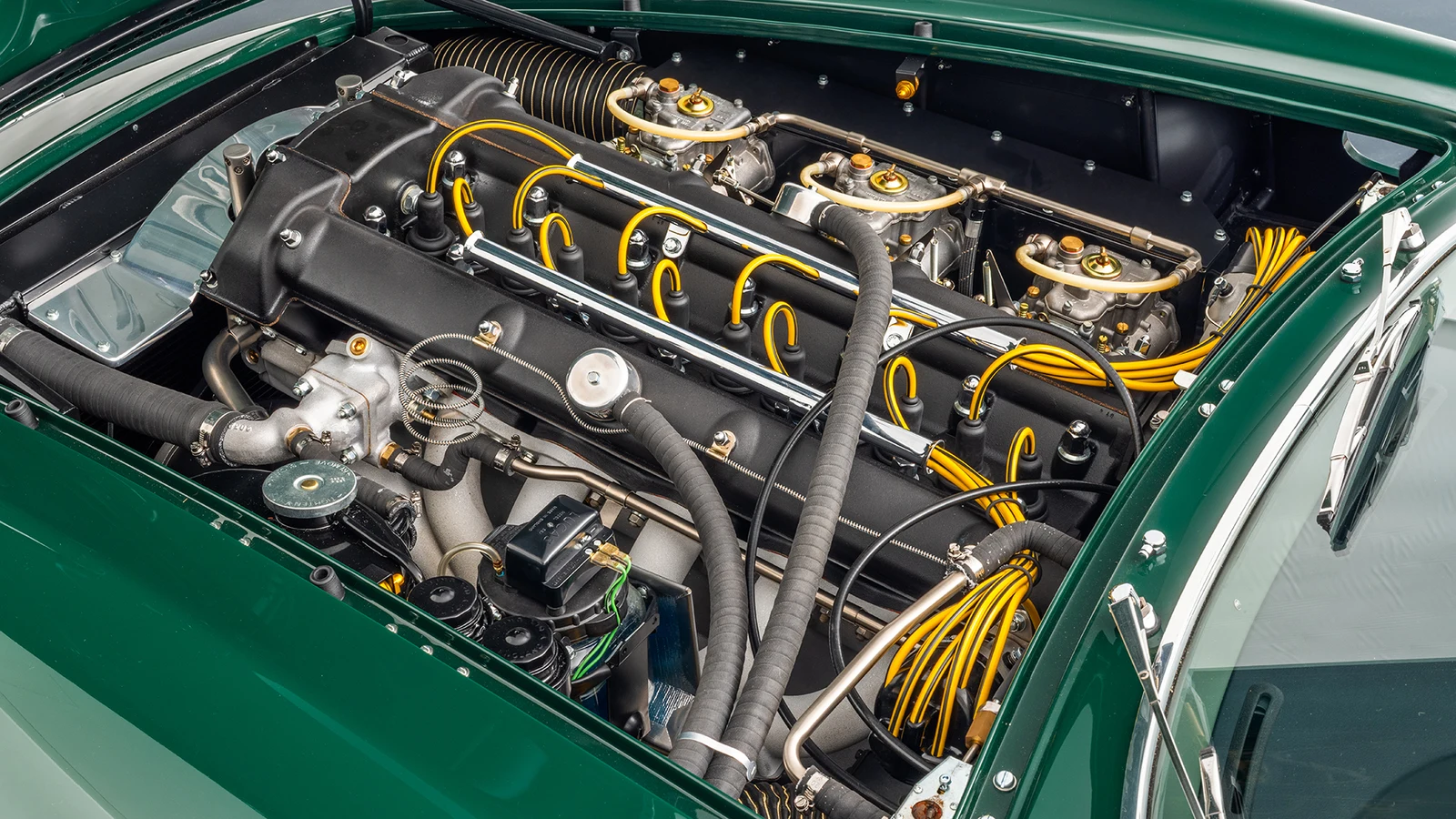 Aston Martin DB4 GT Zagato Continuation, 8/10