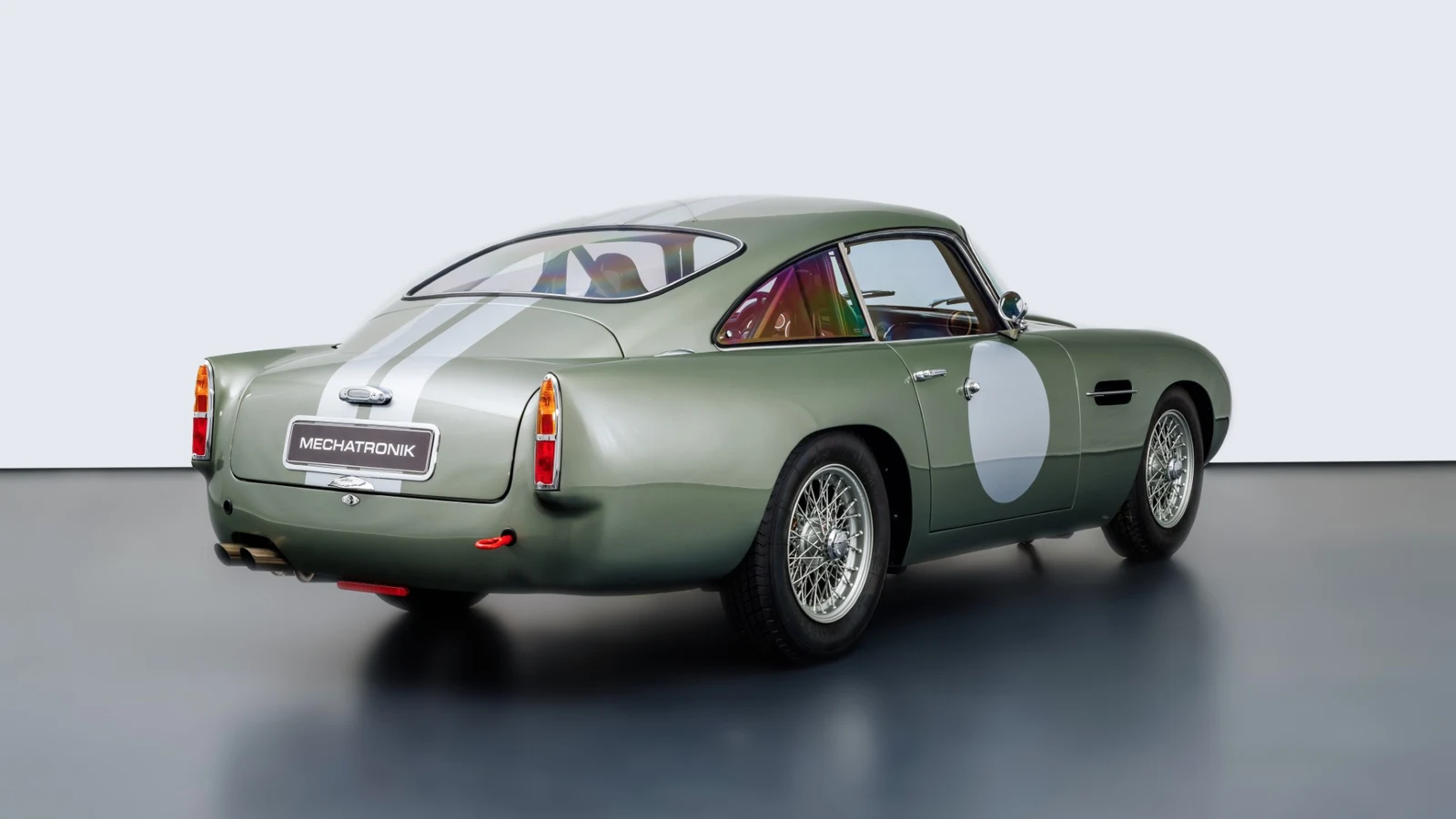 Aston Martin DB4 GT Continuation, 4/10