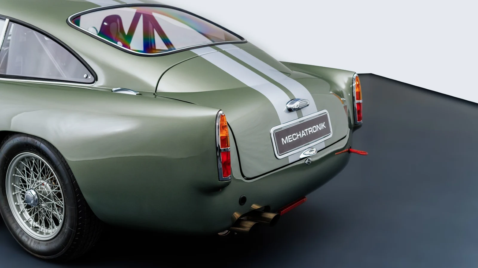 Aston Martin DB4 GT Continuation, 6/10