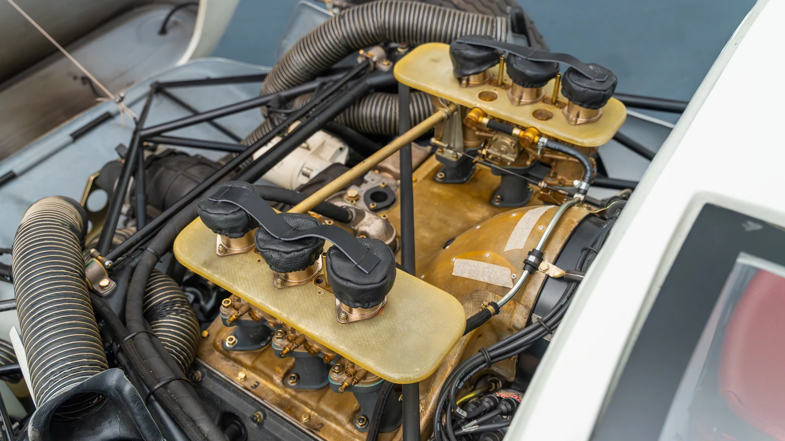 Porsche 906 Carrera 6, 7/10