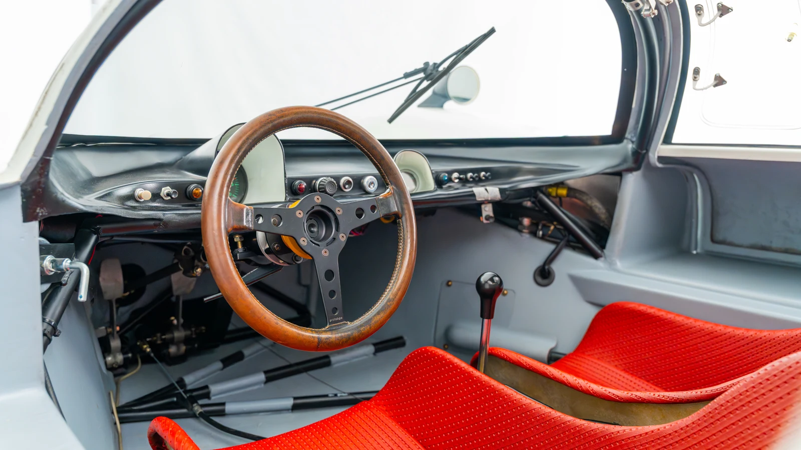 Porsche 906 Carrera 6, 9/10