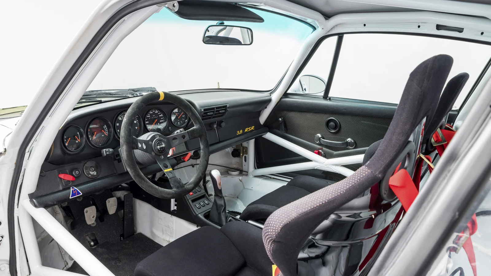 Porsche 911 3.8 RSR (993), 8/10