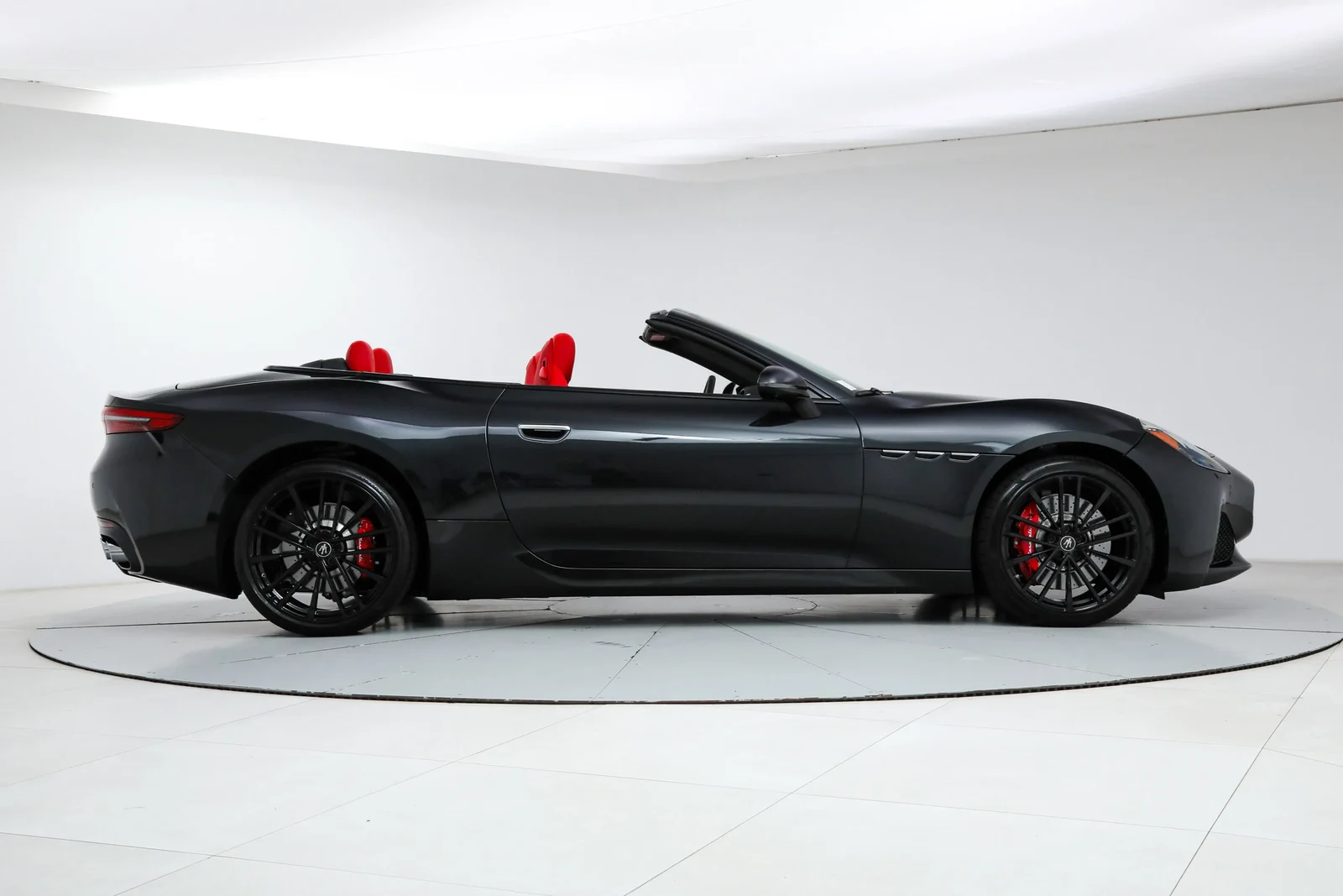 2026 Maserati GranCabrio 2nd Generation, 8/22