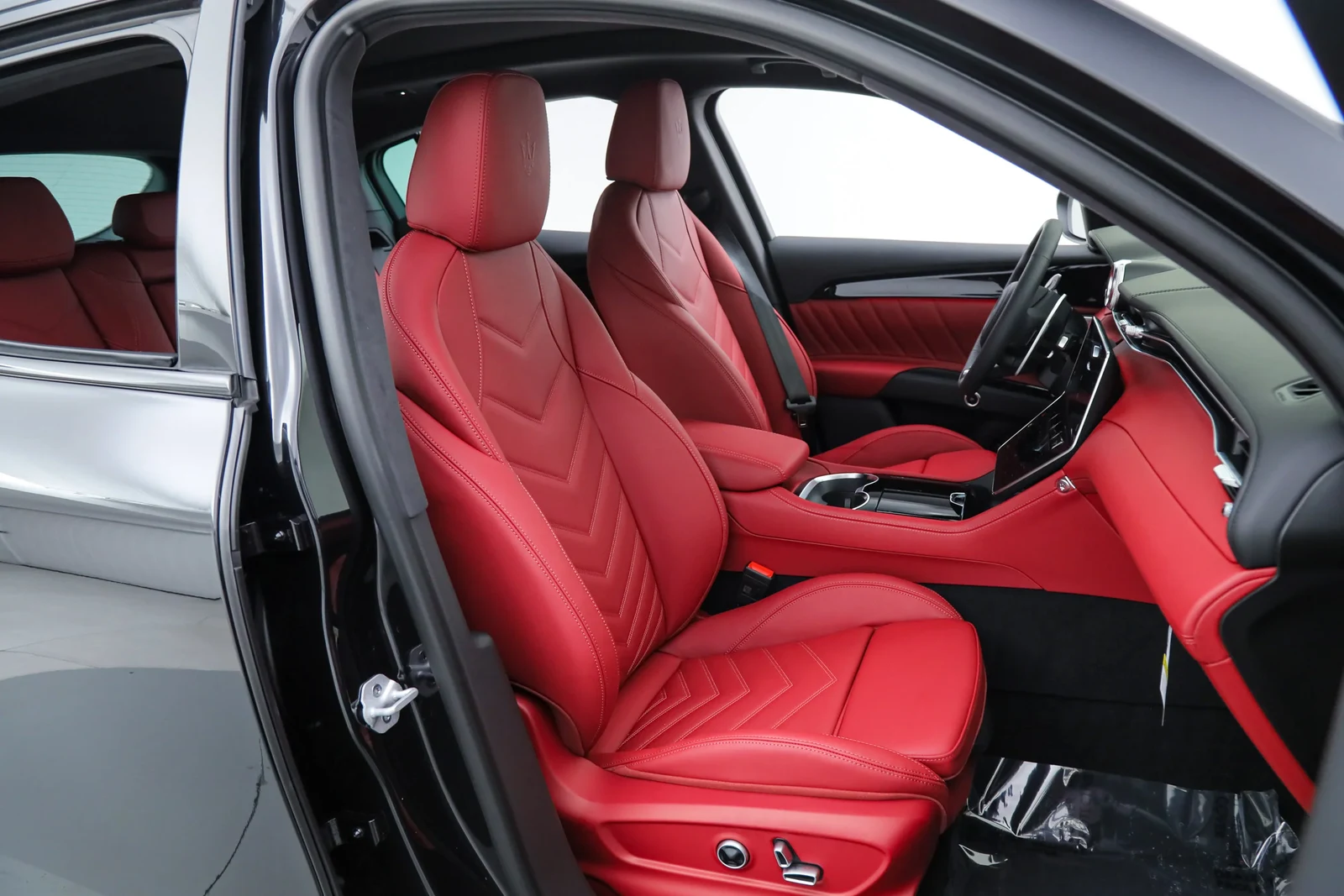 2026 Maserati Grecale Modena, 11/21