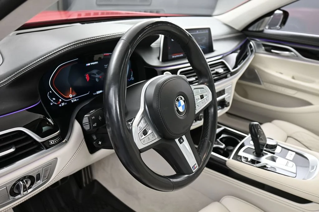2022 BMW M760i xDrive interior, Ivory White/Black