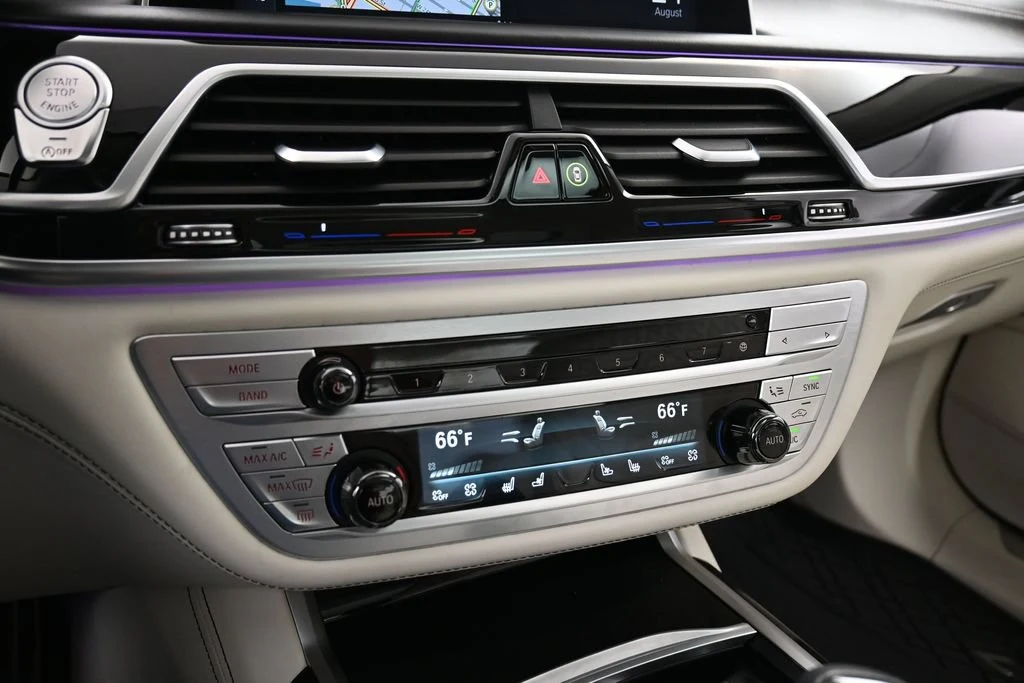 2022 BMW M760i xDrive interior, Ivory White/Black