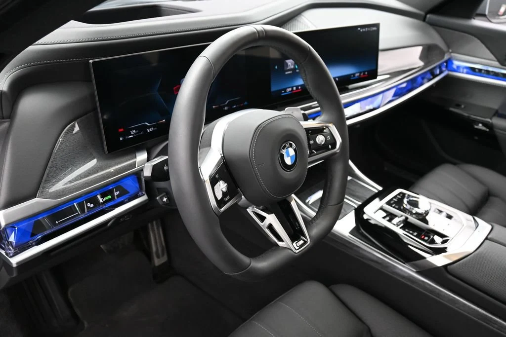 2025 BMW 760i xDrive interior, Black