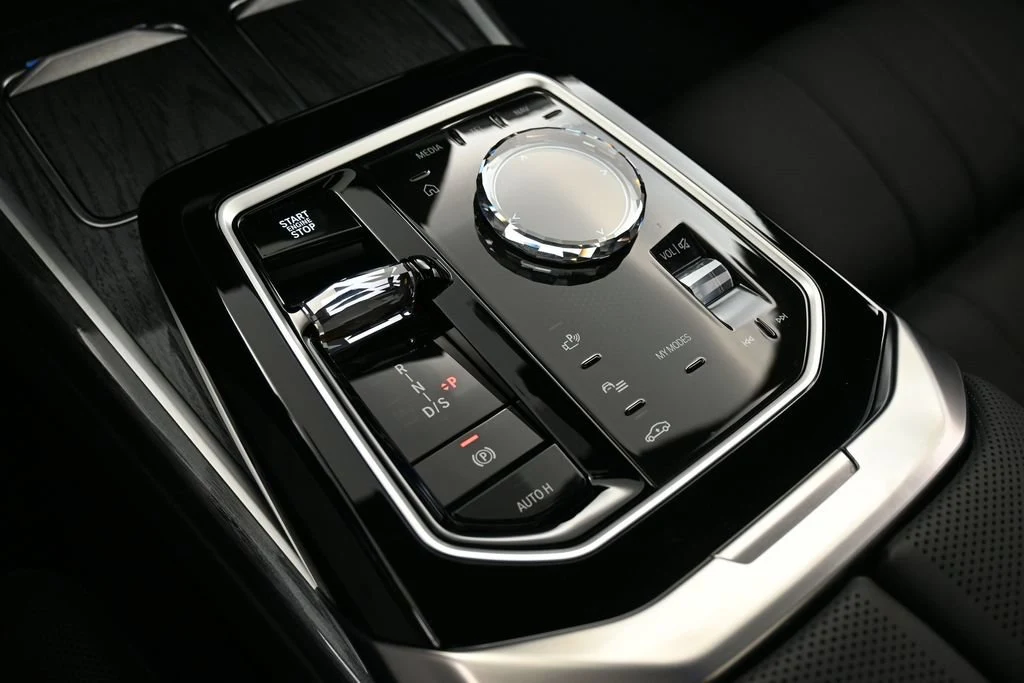 2025 BMW 760i xDrive interior, center console, Black