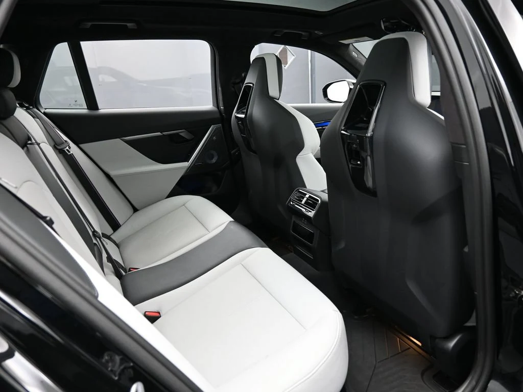 2025 BMW M5 Touring interior, seats, Silver/Black Merino Leather