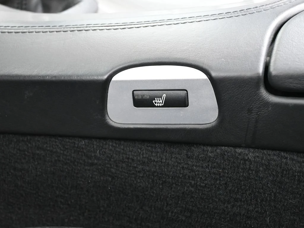 2001 BMW Z8 interior, door panel, Black/Black
