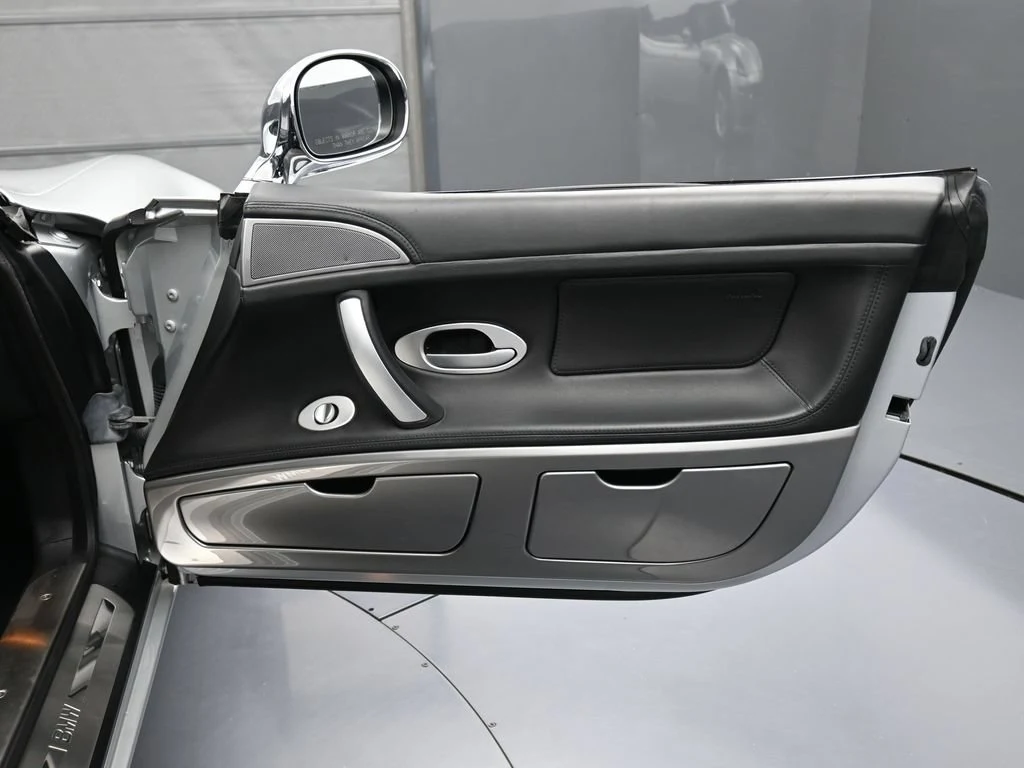 2001 BMW Z8 interior, door panel, Black/Black