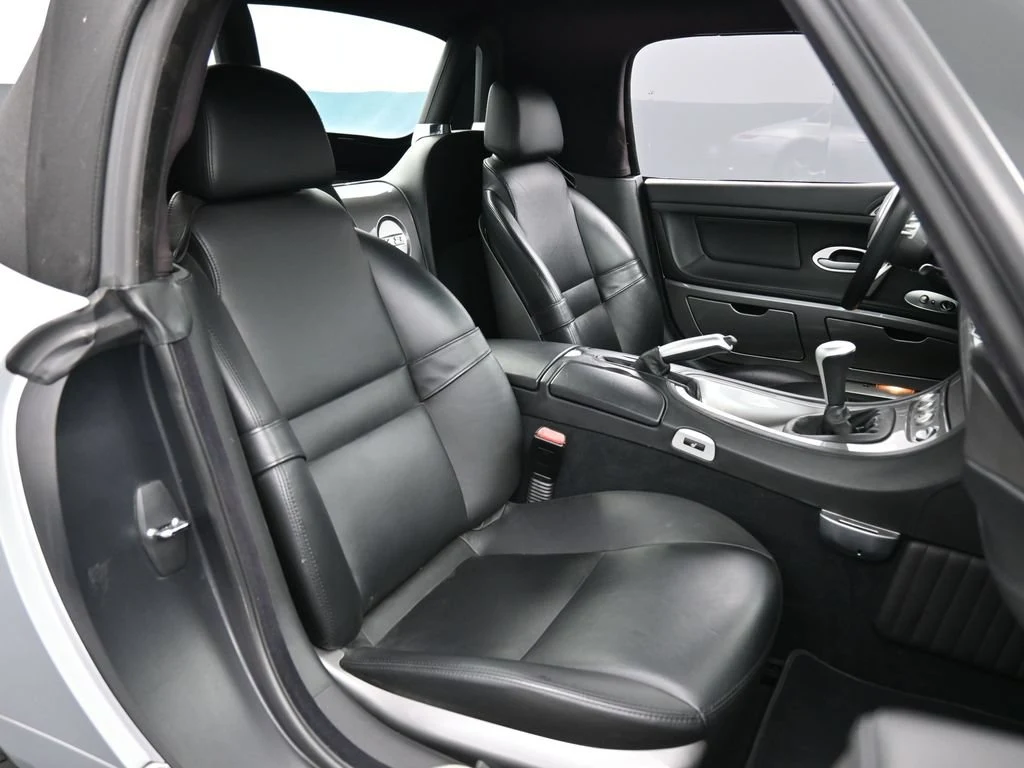 2001 BMW Z8 interior, seats, Black/Black