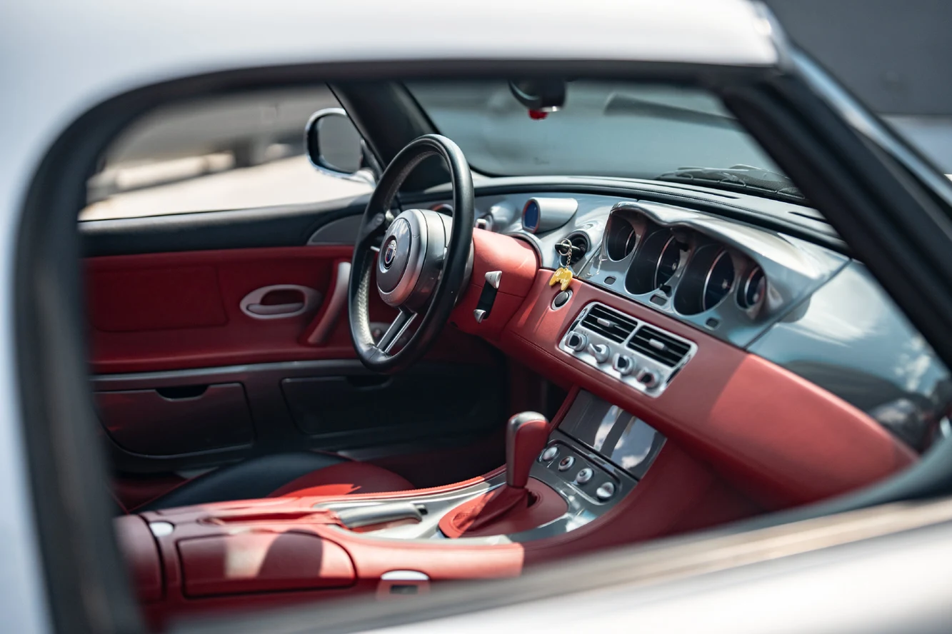 2003 Alpina Roadster V8 interior, dashboard, Red