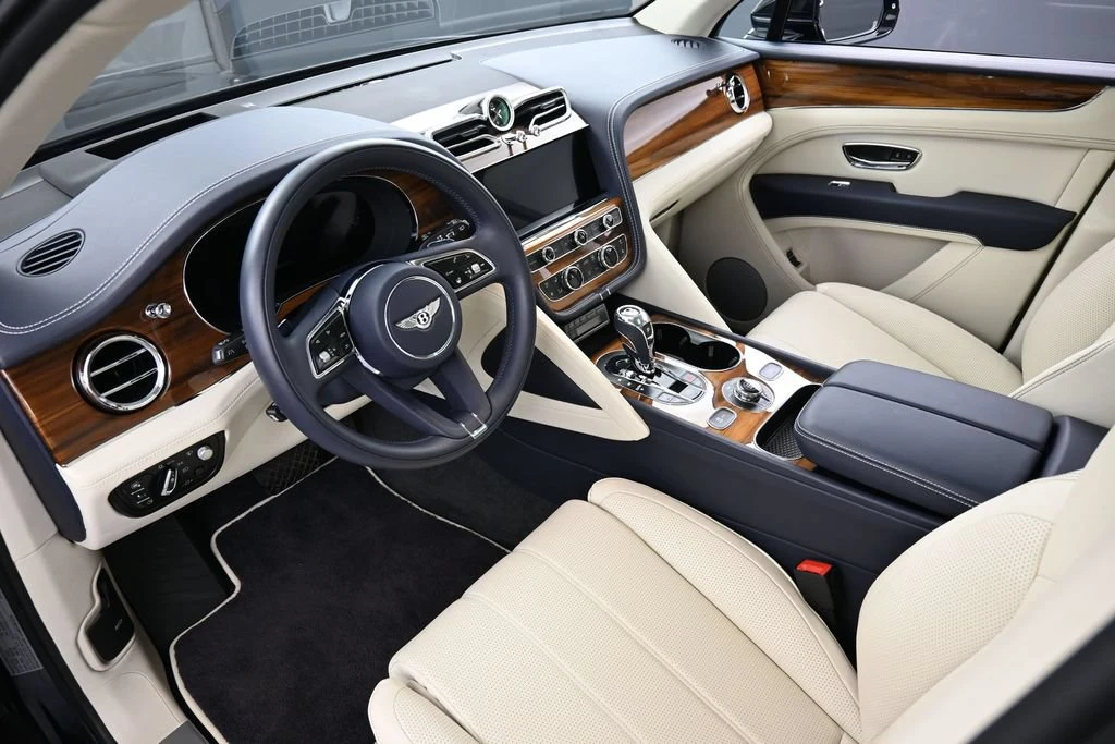 2021 Bentley Bentayga V8 interior, Linen Hide