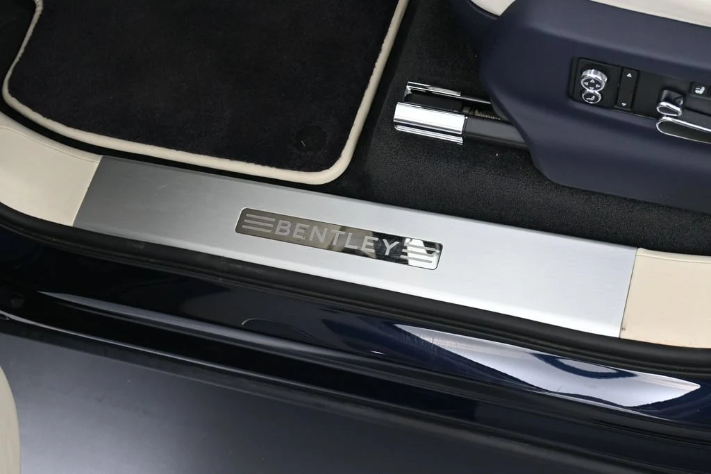 2021 Bentley Bentayga V8 interior, door sill, Linen Hide