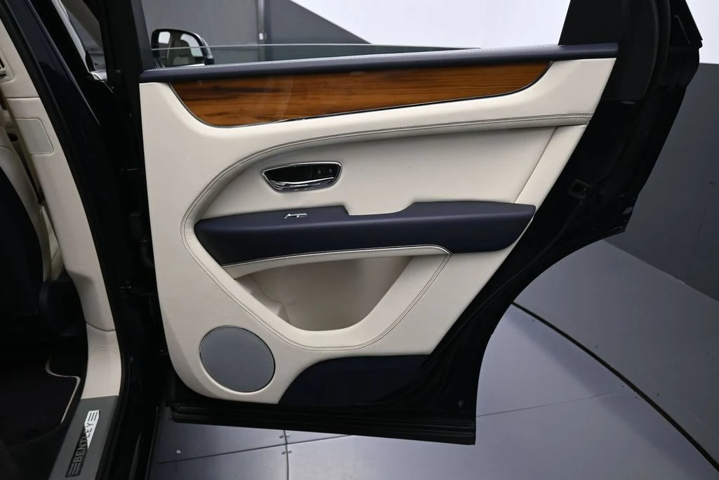 2021 Bentley Bentayga V8 interior, door panel, Linen Hide