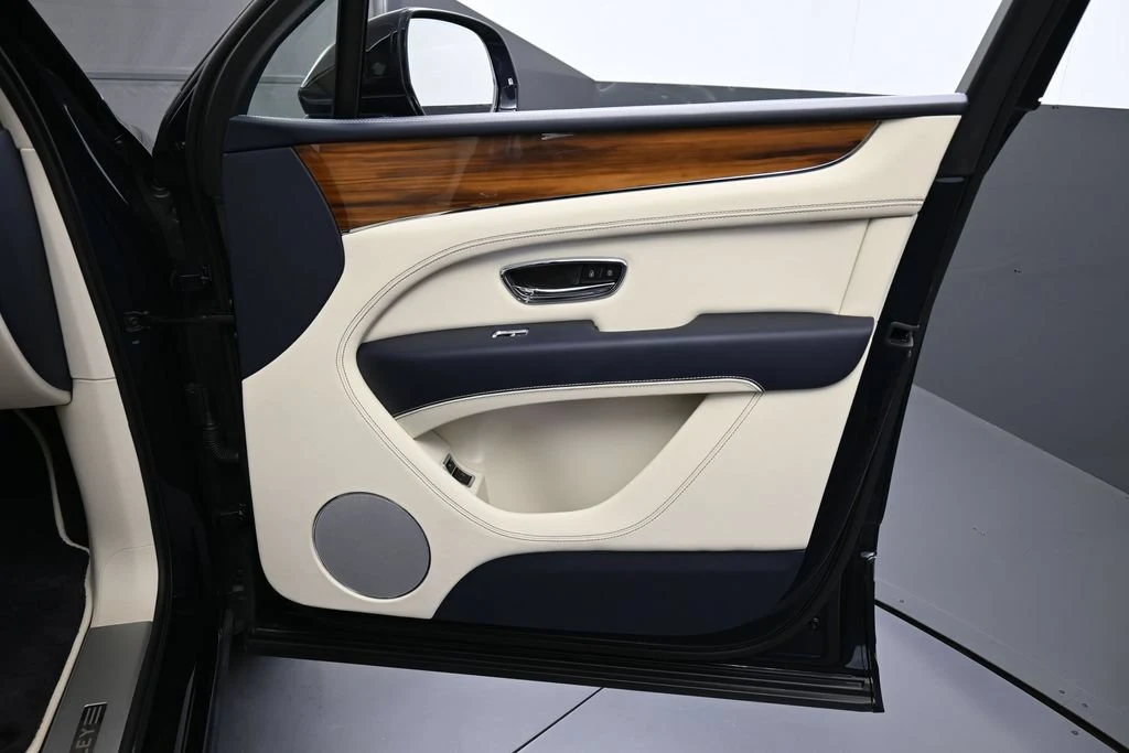 2021 Bentley Bentayga V8 interior, door panel, Linen Hide