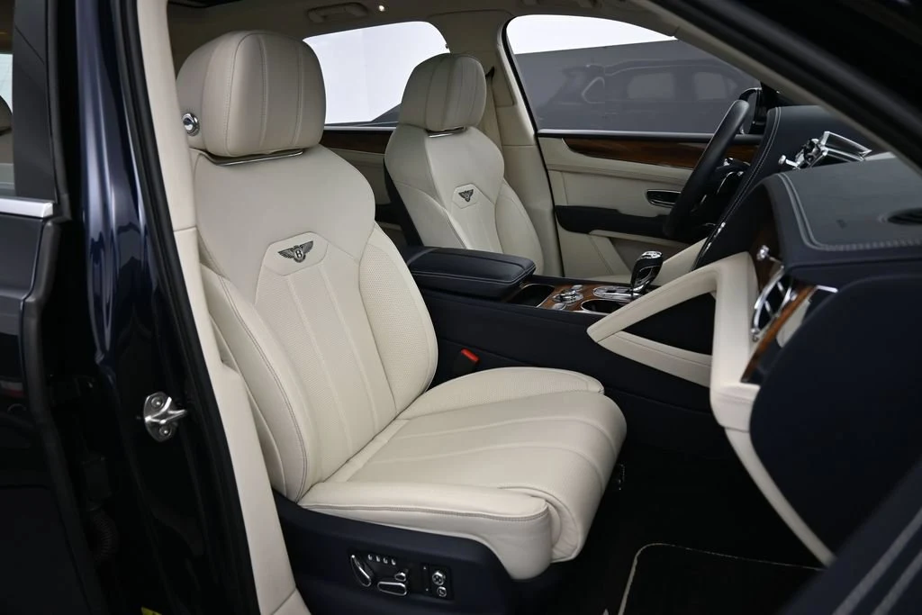 2021 Bentley Bentayga V8 interior, seats, Linen Hide